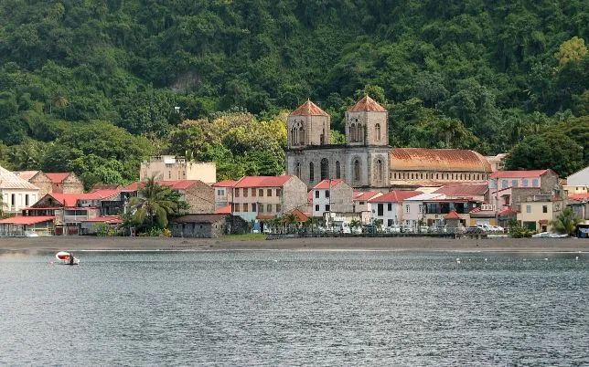 Panoramablick auf St. Pierre Tour 1